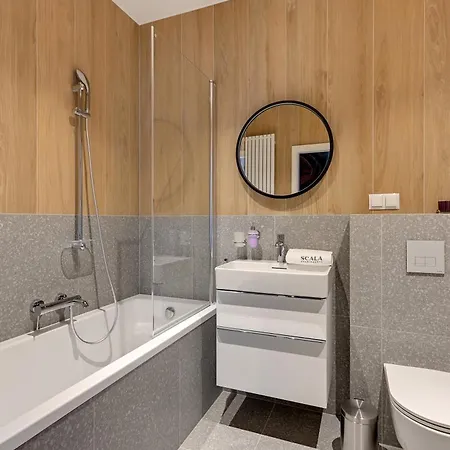 Scala 60d Center With Parking By Lion Apartment *