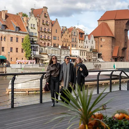 Scala Center With Parking By Lion Apartment Danzig